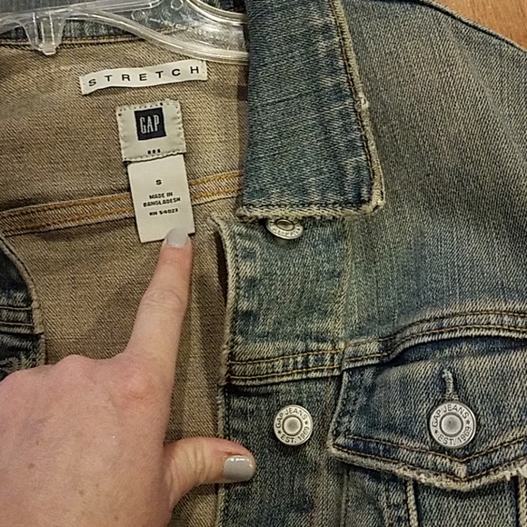 Gap jean jacket - Picture 2 of 2